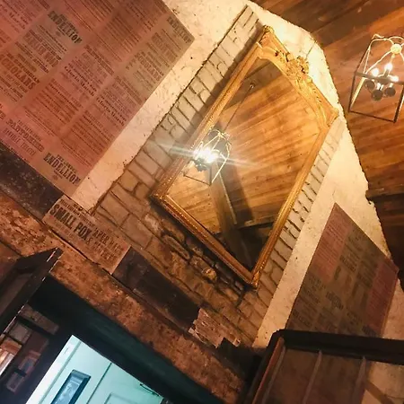 Mcsorleys And Bar Guest house 2*