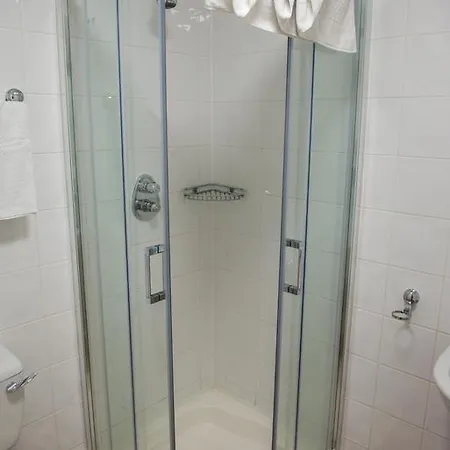 Mcsorleys And Bar Guest house